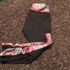 Calia by Carrie Underwood crop pants